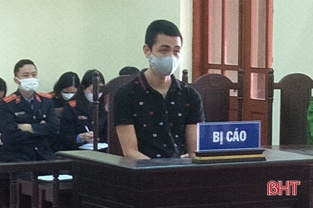 Cướp điện thoại di động, lĩnh 42 tháng tù giam