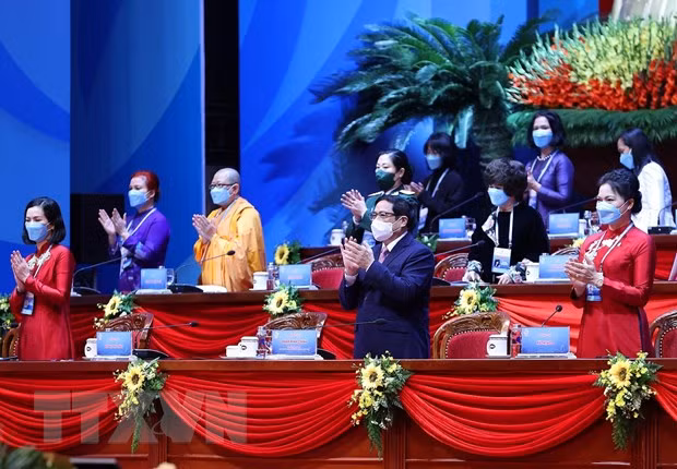 Tiếp tục phát huy tiềm năng, sức sáng tạo của phụ nữ