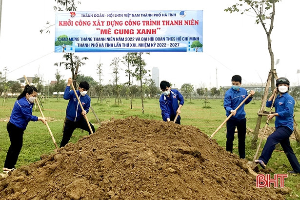 Tuổi trẻ Hà Tĩnh sôi nổi hưởng ứng ngày cao điểm xây dựng nông thôn mới