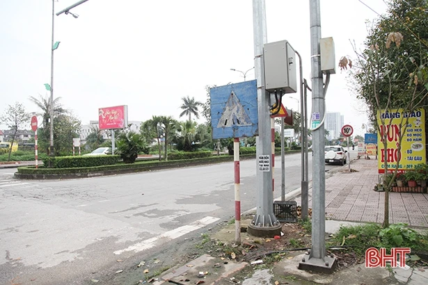 Bất cập trong việc lắp đặt biển báo giao thông ở Hà Tĩnh