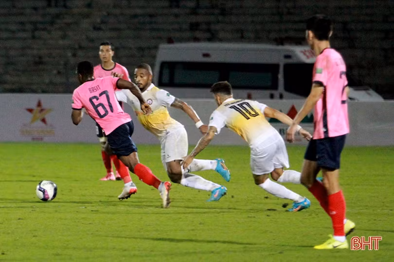 Thi đấu nỗ lực, Hồng Lĩnh Hà Tĩnh vẫn bại trận 1-3 trước đội khách Bình Định