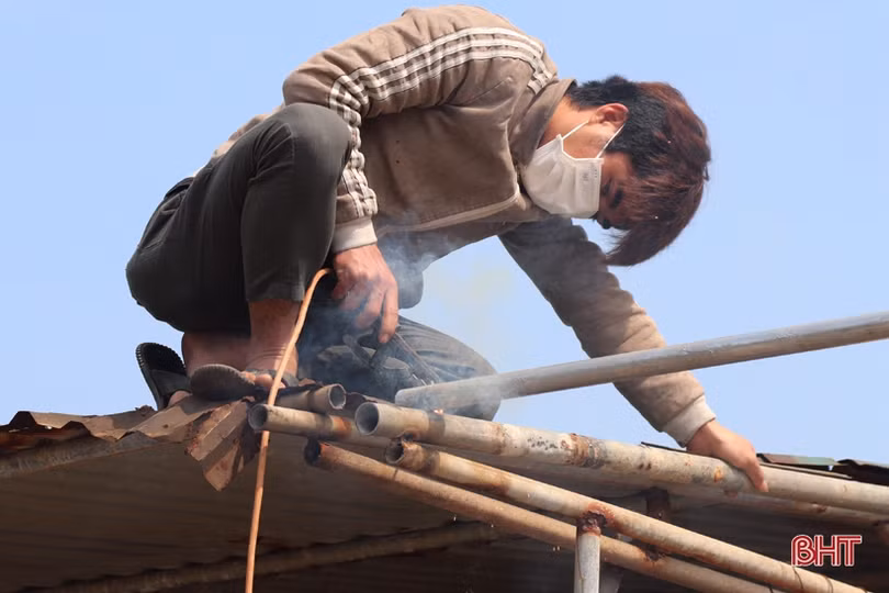 Các cơ sở kinh doanh ở phố biển Thiên Cầm tân trang đón mùa du lịch mới