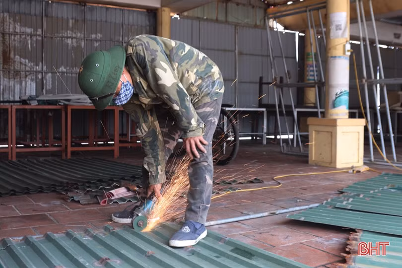 Các cơ sở kinh doanh ở phố biển Thiên Cầm tân trang đón mùa du lịch mới