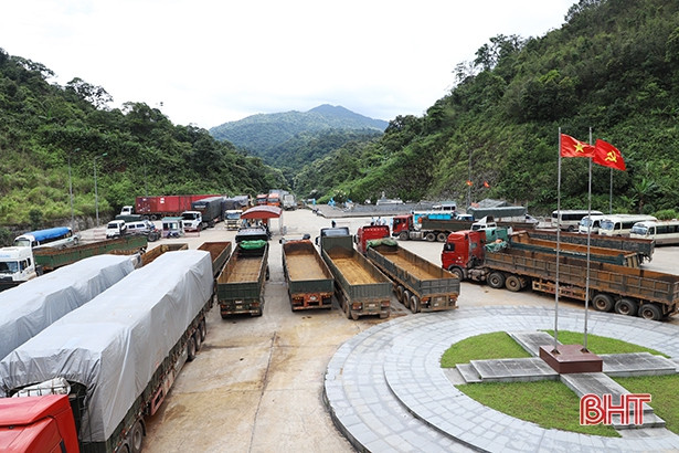 Hải quan Cầu Treo khoanh nợ thuế cho 4 doanh nghiệp