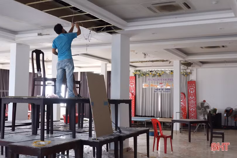 Các cơ sở kinh doanh ở phố biển Thiên Cầm tân trang đón mùa du lịch mới