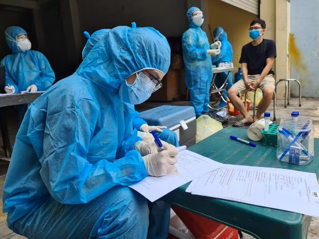 Số mắc COVID0-19 mới tăng lên 169.114 ca