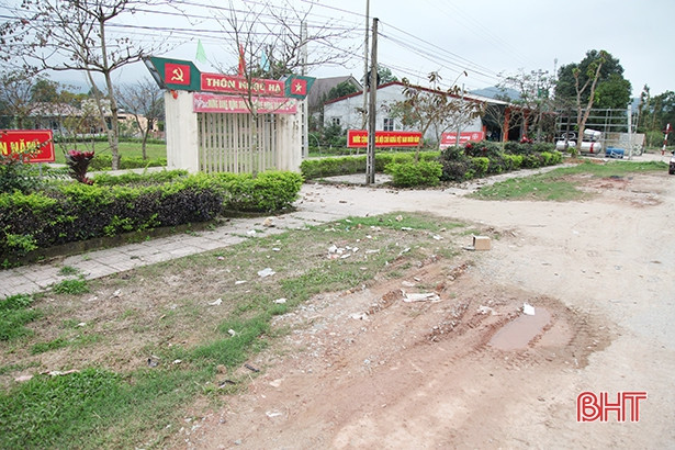 Thu gom rác thải ở hồ Thiên Tượng sau phản ánh của Báo Hà Tĩnh