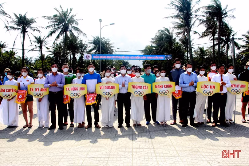 Khởi tranh Giải Bóng chuyền bãi biển khuôn khổ Đại hội TDTT Hà Tĩnh