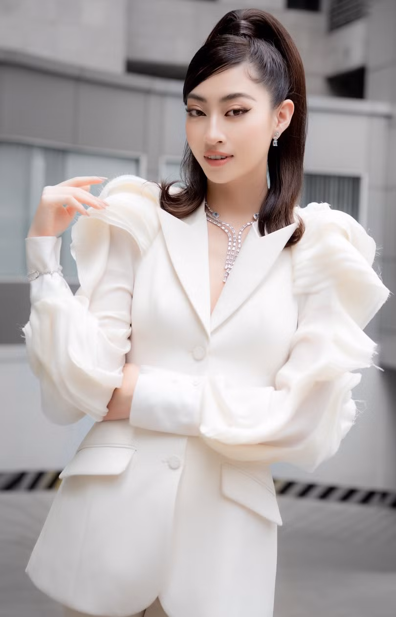 Mỹ nhân Miss World Vietnam đọ sắc