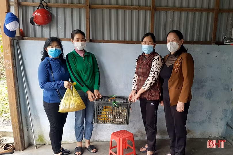 Phụ nữ Hà Tĩnh thi đua chào mừng thành công Đại hội Đại biểu Phụ nữ toàn quốc 