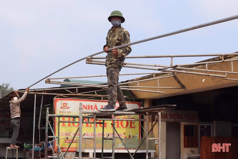 Các cơ sở kinh doanh ở phố biển Thiên Cầm tân trang đón mùa du lịch mới