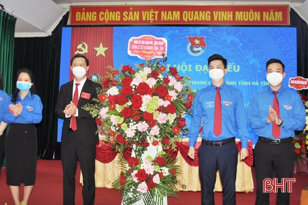 Phát huy sức trẻ, xây dựng Agribank Chi nhánh tỉnh Hà Tĩnh lớn mạnh