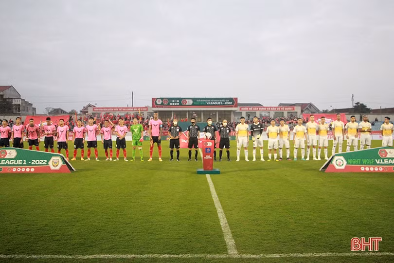 Thi đấu nỗ lực, Hồng Lĩnh Hà Tĩnh vẫn bại trận 1-3 trước đội khách Bình Định