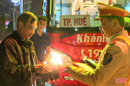 Siết chặt kiểm soát vận tải hành khách dịp Tết