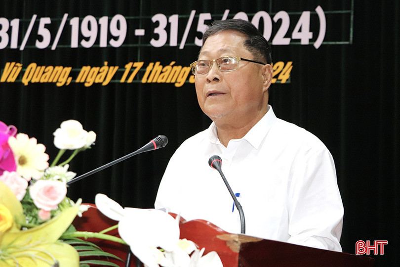 Ông Cù Huy Dần - đại diện dòng tộc Cù Huy: Các thế hệ con cháu dòng tộc Cù Huy sẽ noi gương nhà thơ Cù Huy Cận, ra sức học tập, tích cực đóng góp vào sự phát triển của quê hương... z5448541708844_413fa8bcffdb0c50f29f237c226755ae copy.jpg