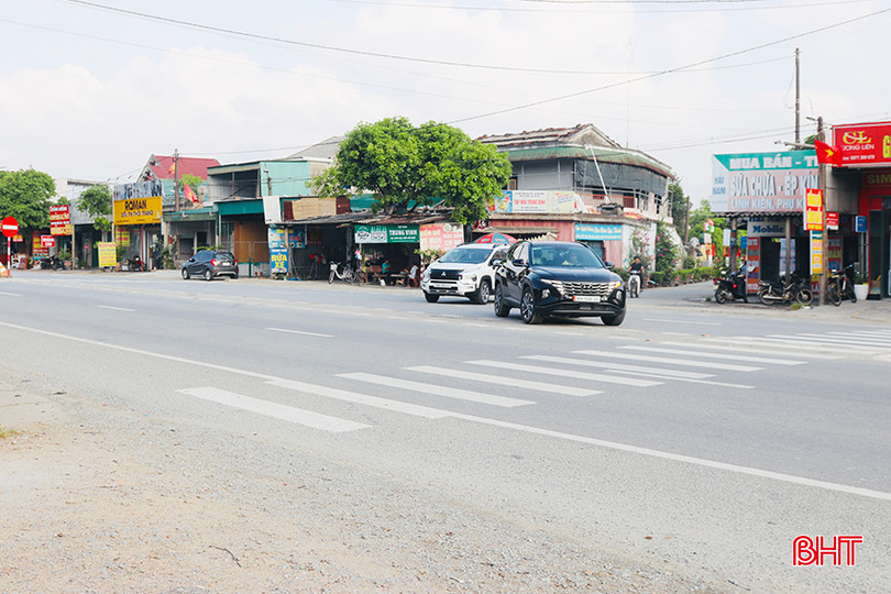 Người dân mong ngành chức năng sớm có giải pháp đảm bảo ATGT tại nút giao này. IMG_6044 copy.jpg