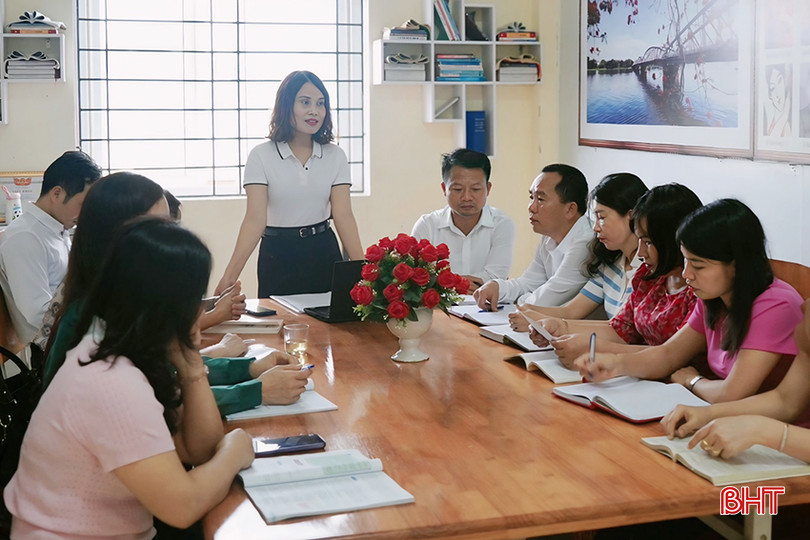 Cô Diệp luôn duy trì mối quan hệ đoàn kết, gần gũi với đồng nghiệp. z5451404750469_9f236dbf557048ab0fe57102a728ce26 copy.jpg