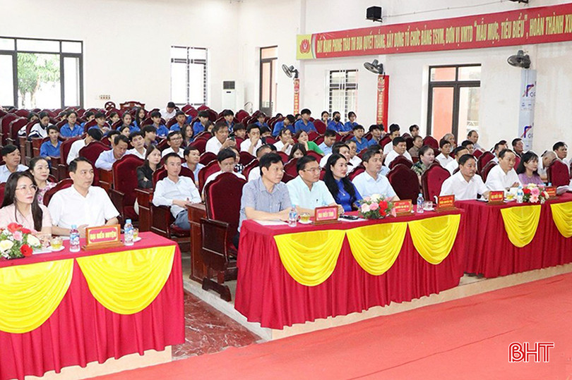 Đại biểu tham dự buổi lễ kỷ niệm. bqbht_br_z5448647655320-fa41b4760fb60faab428cf087fc494b8-copy-8242.jpg