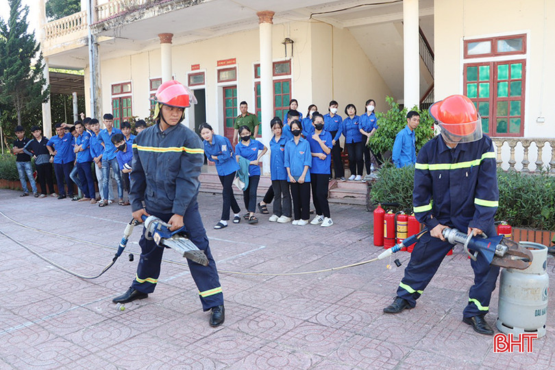 z5544281457276_445d51c61a77b3bd164c88ed80024d54 copy.jpg