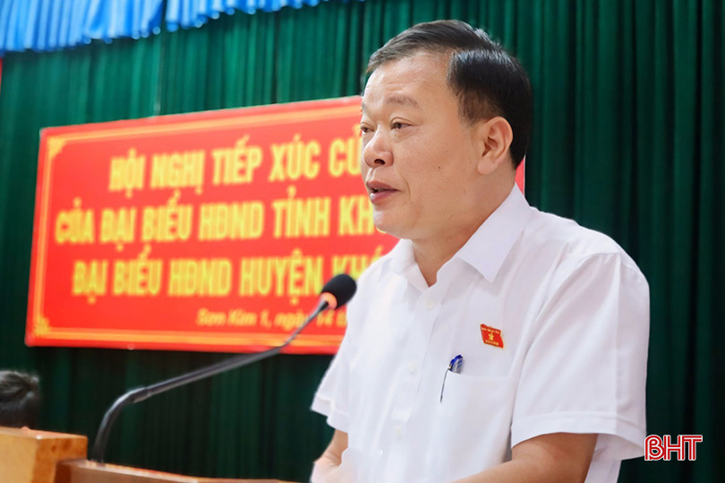 Thay mặt Tổ đại biểu HĐND tỉnh khóa XVIII bầu tại Hương Sơn, Cục trưởng Cục Thuế Hà Tĩnh Trương Quang Long thông tin một số nội dung tại hội nghị. z5537229533234_ee614a4dfdb9842fcc184ee588513871 copy.jpg