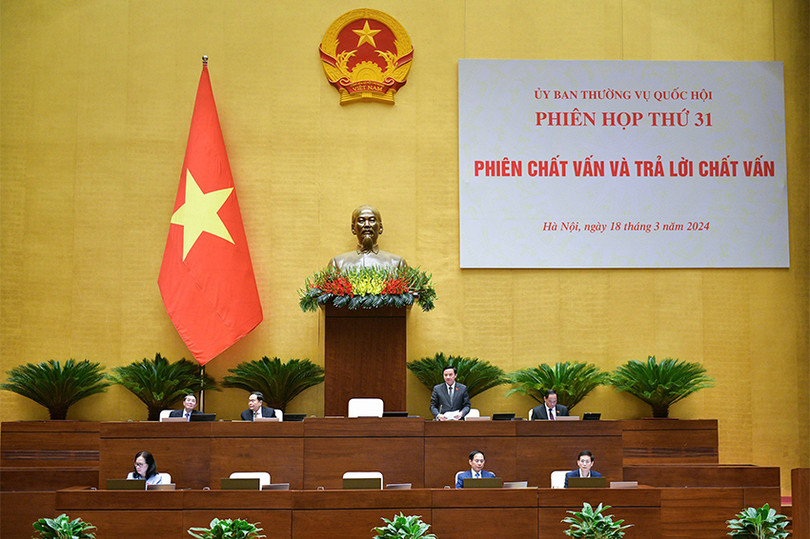Phó Chủ tịch Quốc hội Nguyễn Khắc Định điều hành nội dung phiên họp. (Ảnh: Quochoi.vn). 180320240233-z5260567087122_638846643d057212d9aa3c03c1cd4517 copy.jpg
