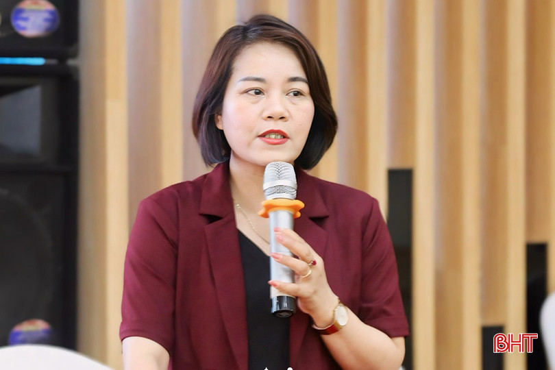 TS. Nguyễn Thị Định, Trưởng phòng Thanh tra - Pháp chế (Ban Tôn giáo Chính phủ) truyền đạt các nội dung tại hội nghị. z5479766507127_a91f1e3aae1601baf33ccbe3a107708e copy.jpg