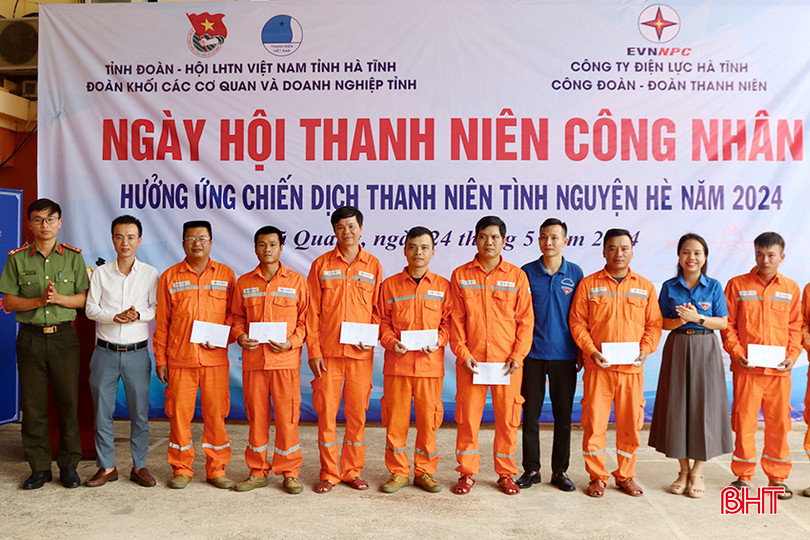 Ngày hội Thanh niên công nhân năm 2024 đã phát huy vai trò đồng hành của tổ chức đoàn, hội trong việc chăm lo, hỗ trợ, bảo vệ quyền và lợi ích hợp pháp, chính đáng của thanh niên công nhân. Tại chương trình, Đoàn khối CCQ&amp;DN tỉnh đã trao 15 suất quà, mỗi suất trị giá 500 nghìn đồng cho thanh niên công nhân có hoàn cảnh khó khăn đang làm việc tại Điện lực Vũ Quang, Hương Sơn.