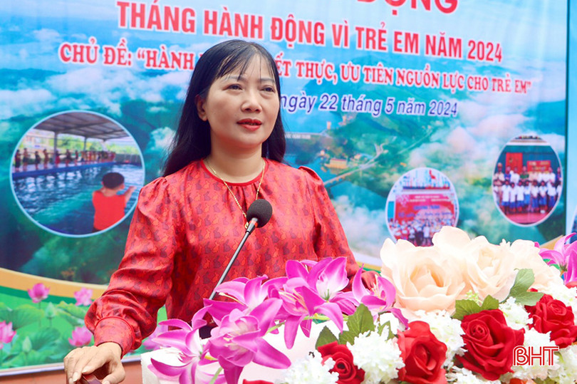 Phó Chủ tịch UBND huyện Vũ Quang Phan Hồng Yến phát biểu tại lễ phát động. z5464249151082_ab7bb51d3455a95d0189d799e8d435e9 copy.jpg