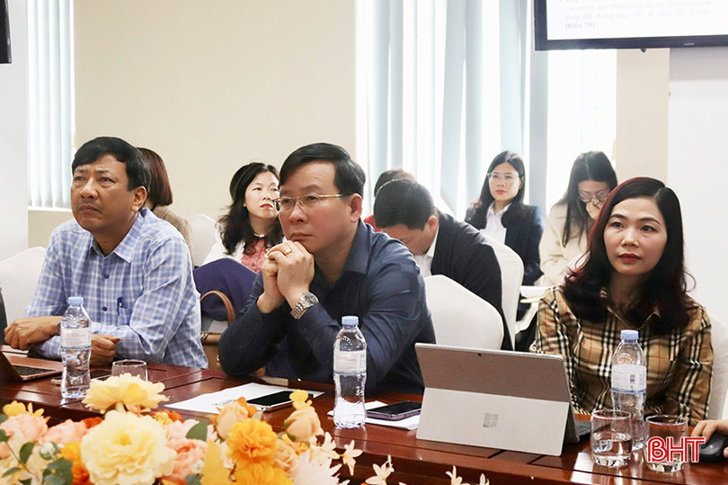 Hội nghị trực tuyến phổ biến, quán triệt Luật Đất đai năm 2024 diễn ra trong vòng 1 ngày. z5273052944627_438b3073d72020640d01ee9a170d5d69 copy.jpg