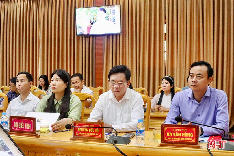 Các đại biểu dự hội nghị. z5291716244618_144f8765813b37d807e5a060674c8240 copy.jpg