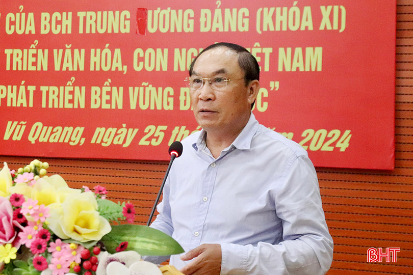 Trưởng ban Tổ chức Tỉnh uỷ Võ Hồng Hải phát biểu chỉ đạo hội nghị. z5282449345302_8d4ecfafc0926b667f0a82956d672509 copy.jpg