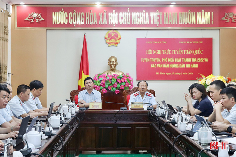 Phó Chủ tịch UBND tỉnh Lê Ngọc Châu và Chánh Thanh tra tỉnh Võ Văn Phúc chủ trì điểm cầu Hà Tĩnh z5295227483212_b31b215866bc6a7527b85db21ccccfaf copy.jpg