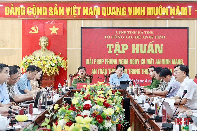 Hội nghị được tổ chức theo hình thức trực tuyến tới 13 điểm cầu công an cấp huyện. z5296273624143_8666e4bee131d10debd4aaedf7f7da13 copy.jpg
