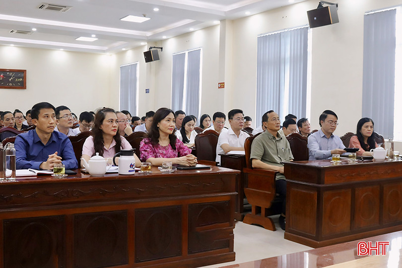 Đại biểu tham dự hội nghị. z5286376223567_bce1fa701ac2670c8c4a3c9be82871fb copy.jpg