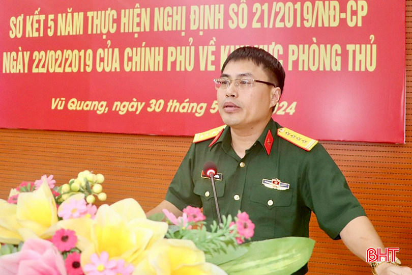 Đại tá Phùng Mạnh Cường - Phó Chính ủy Bộ CHQS tỉnh phát biểu tại hội nghị. IMG_8701 copy.jpg