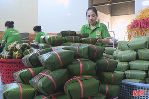 Cơ sở nấu bánh chưng ở Hà Tĩnh vào vụ cao điểm