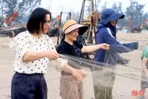 Làng chài, glamping cùng nhiều trải nghiệm cuốn hút tại biển Xuân Thành