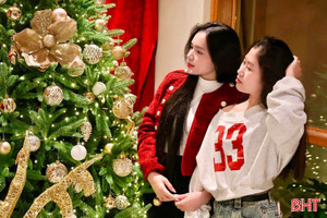 Ngập tràn không khí Giáng sinh tại nhiều quán cà phê Hà Tĩnh 