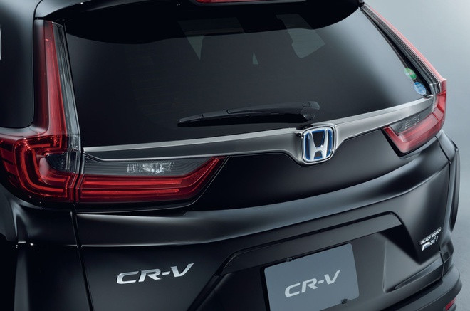 Honda CR-V ra mắt bản đặc biệt màu đen bóng