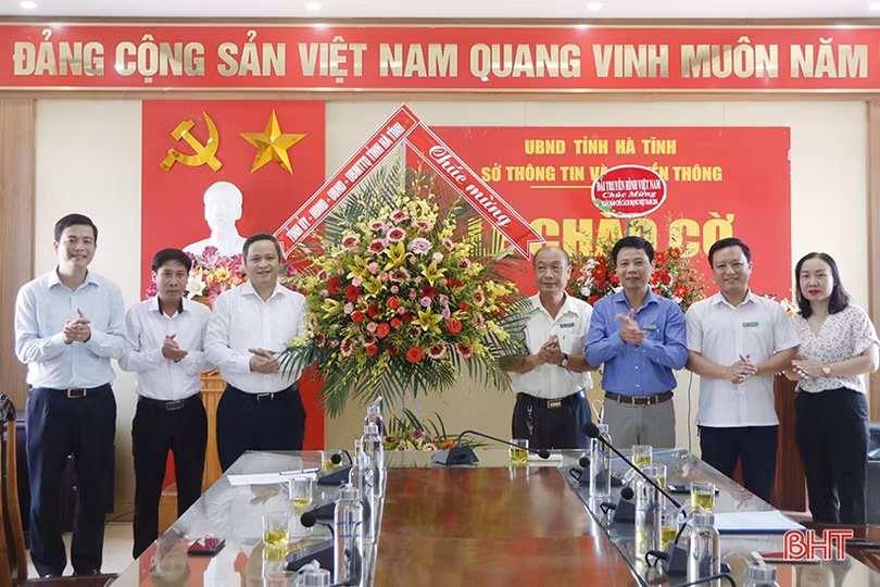 Lãnh đạo Hà Tĩnh chúc mừng 95 năm ngày Báo chí cách mạng Việt Nam
