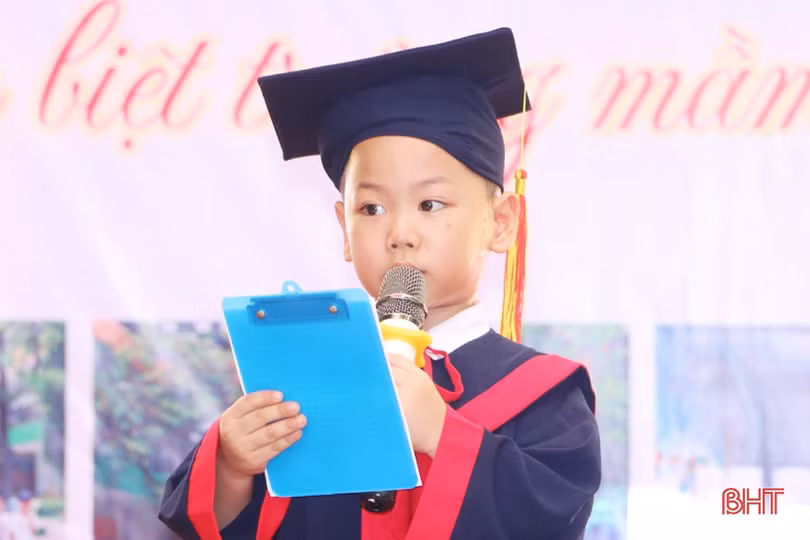 Nhiều cảm xúc cùng bé “tạm biệt Trường Mầm non Trí Đức thân yêu”