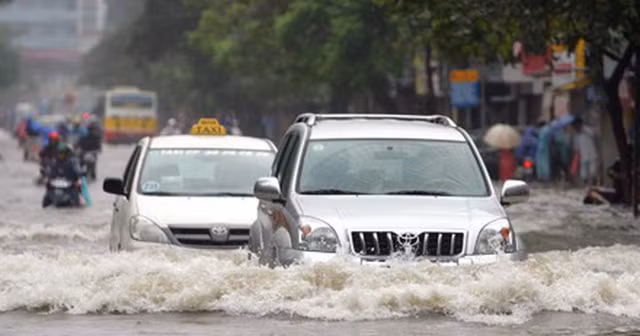 Lần đầu mua ô tô, nên chọn xe mới hay cũ?