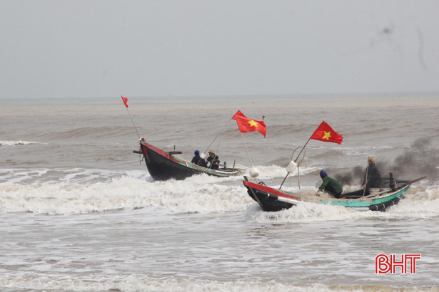 Hơn 3.100 tàu cá Hà Tĩnh hết hạn giấy phép khai thác thủy sản