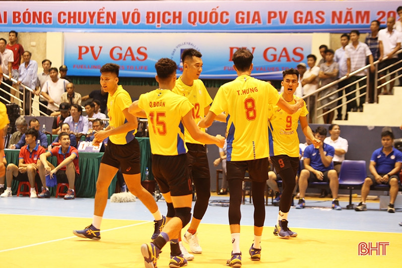 Đội bóng chuyền Hà Tĩnh thua đầy tiếc nuối trước Sannest Khánh Hòa