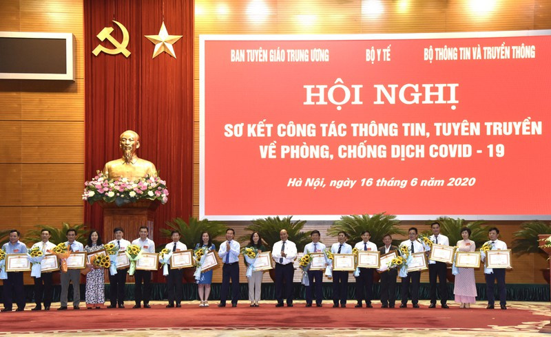 Thủ tướng: Báo chí cần tiếp tục phát huy tinh thần “phò chính, diệt tà”