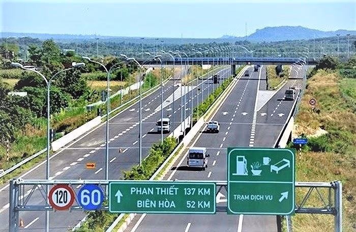 Quốc hội thông qua Nghị quyết đầu tư một số đoạn cao tốc Bắc - Nam