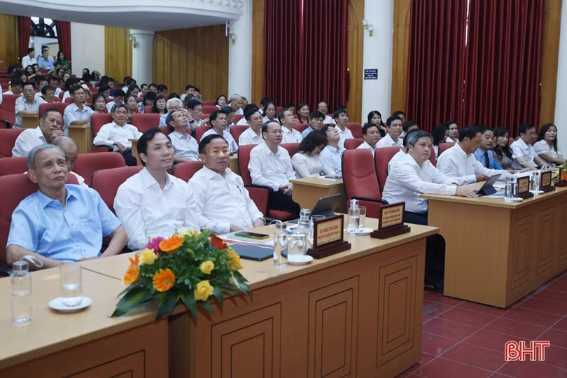 Hà Tĩnh vinh danh 50 tác phẩm đạt Giải Báo chí Trần Phú và “Gương người tốt, việc tốt”