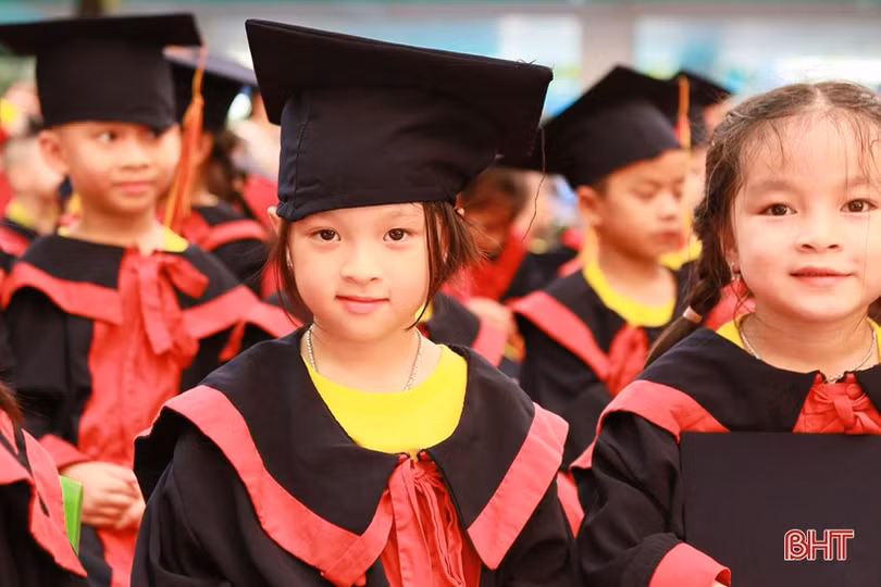 Nhiều cảm xúc cùng bé “tạm biệt Trường Mầm non Trí Đức thân yêu”