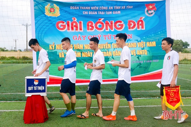 Tuổi trẻ Trại tạm giam Công an Hà Tĩnh đá bóng gây quỹ từ thiện 