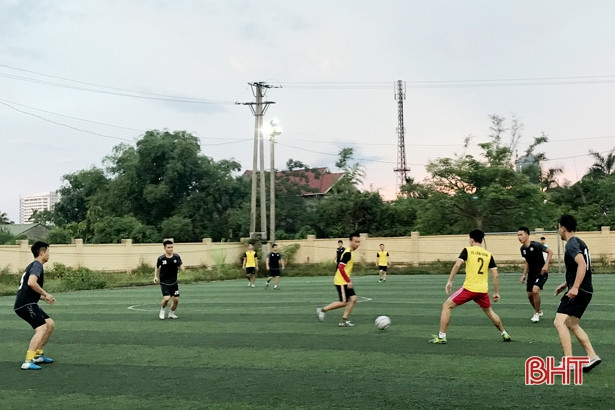 Tuổi trẻ Trại tạm giam Công an Hà Tĩnh đá bóng gây quỹ từ thiện 